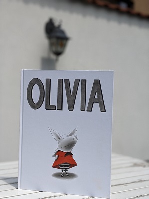 Ian Falconer, Olivia, Editura Vlad și Cartea cu Genius