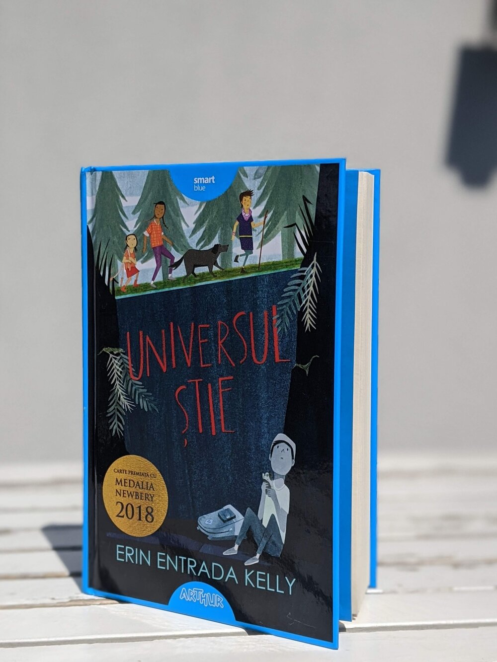 Universul stie Erin Entrada Kelly Smart Blue