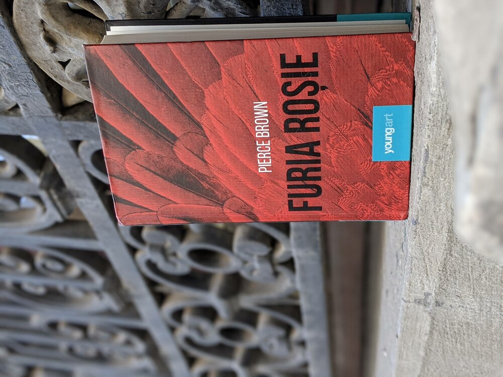 Ce citesc tinerii - Furia roșie, Pierce Brown